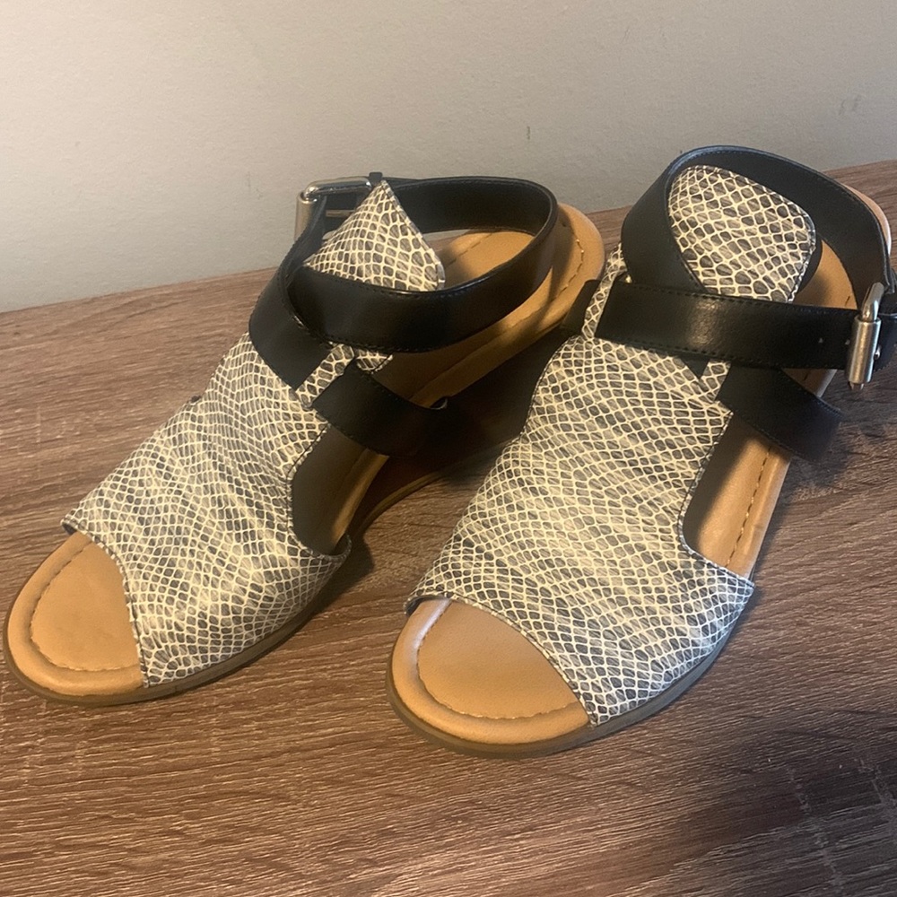 Super cute black and white sandals